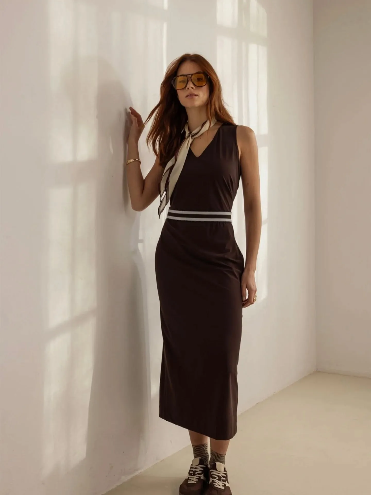Stijlvol, vrouwelijk en ultiem comfort: de @studioanneloes Thirza Tape Dress in diep espresso. Deze midi-jurk is jouw nieuwe favoriet voor elke gelegenheid. ☕✨

#StudioAnneloes #ThirzaTapeDress #Espresso #MidiDress #Womenswear StyleInspiration