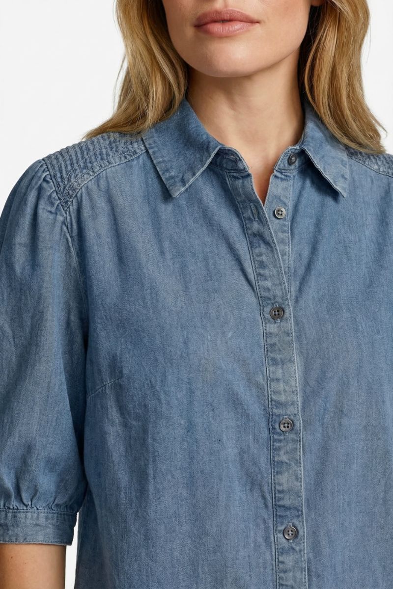 C&S The Label Laira Blouse Denim Light Blue