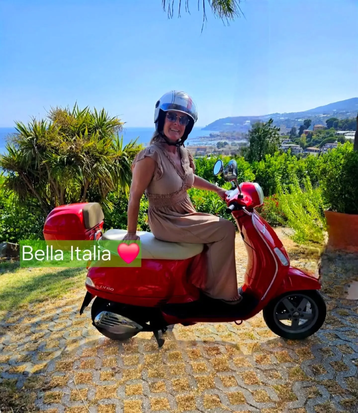 Bergje op gecrosst, kilo's pasta weggewerkt in een prachtig kustplaatsje, en nu maar hopen dat de zwierige Dilja Dress €64.99 de boel een beetje camoufleert tijdens het flaneren😉😜. Genieten in stijl in @cs_thelabel

#VakantieVibes #italie #GenietenInStijl #zomerjurk  #bellaitalia