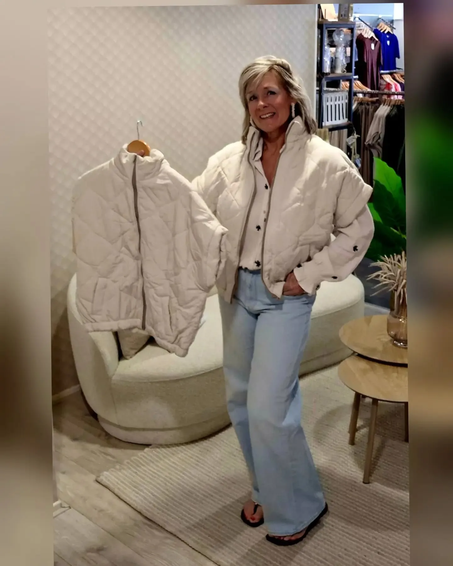 Geen fan van groen? No stress!😉
Deze leukerds zijn er nu ook in zandkleur! 🙌 De perfecte bodywarmer om je outfit helemaal af te maken. €59.99  @cs_thelabel
Voor welke kleur ga jij, olijf of toch zand?

#bodywarmer #gilet #musthave #nieuwbinnen #zandkleur